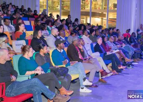 Public assis lors d'une masterclass